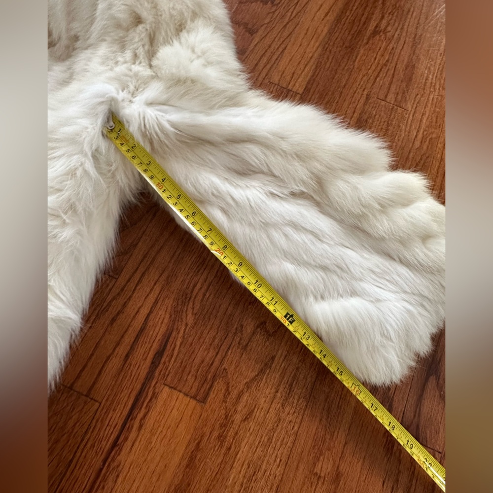 Luxurious Natural Blue Fox Fur Coat - Perfect for a Wedding - Picture 12 of 16